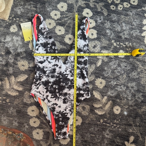 NWT Maaji Black and White Tie-Dye Swimsuit - Picture 3 of 11